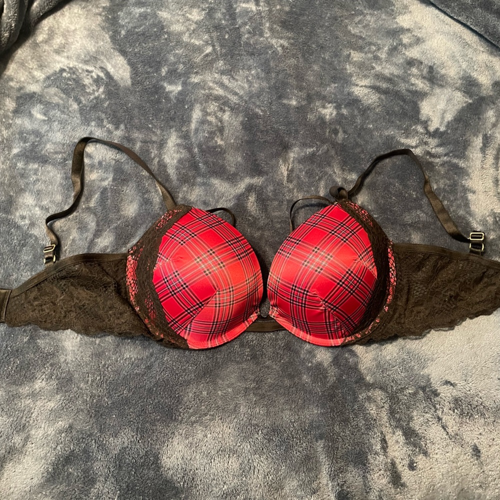 NWOT Victoria’s Secret push up bra size 36DD
